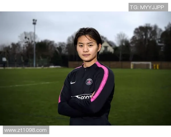 足球明星如何评价王霜的技术与风格展现她在国际舞台的独特魅力